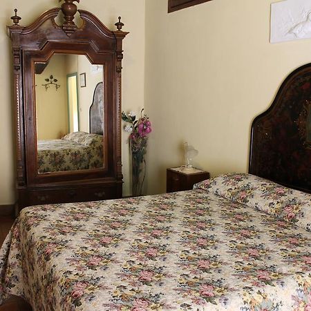 Residenza Sant'Emiliano Hotel Треви Екстериор снимка