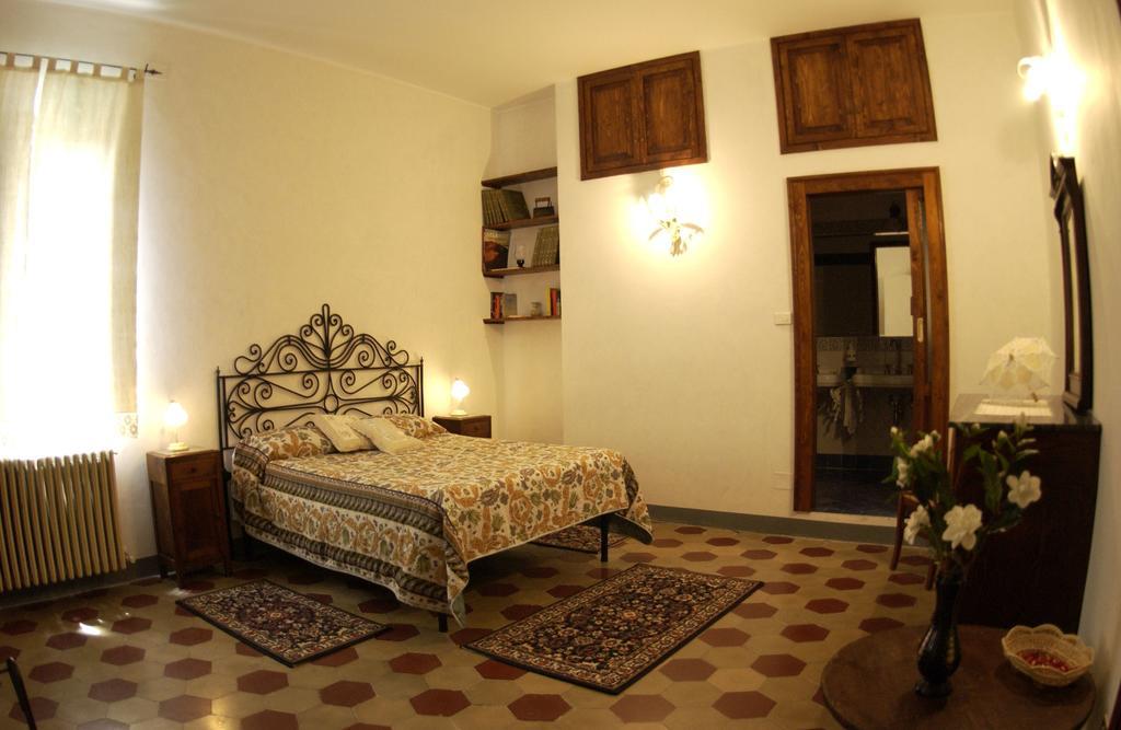 Residenza Sant'Emiliano Hotel Треви Стая снимка