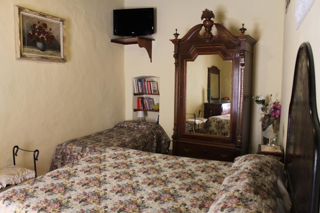 Residenza Sant'Emiliano Hotel Треви Екстериор снимка